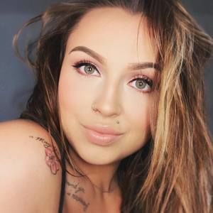 Meet your Posher, Riley